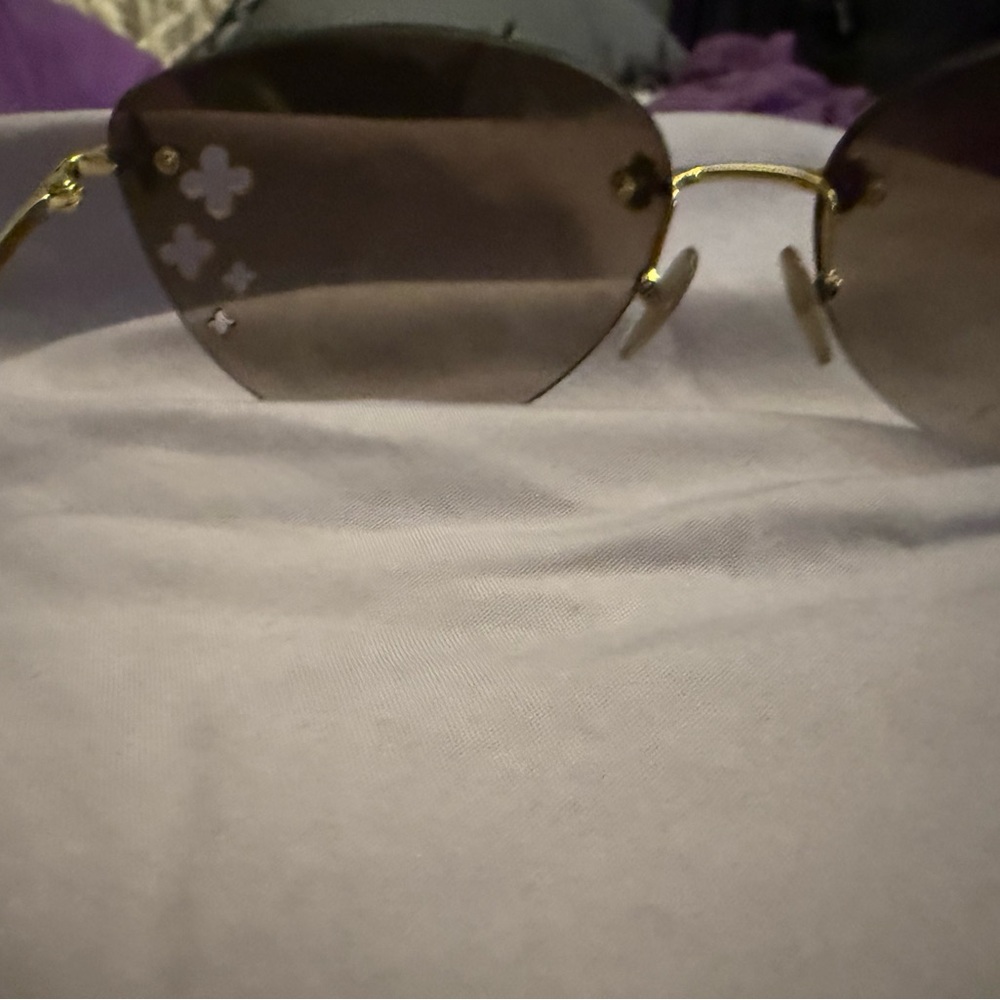 Mint condition Louis Vuitton sunglasses - Picture 5 of 7